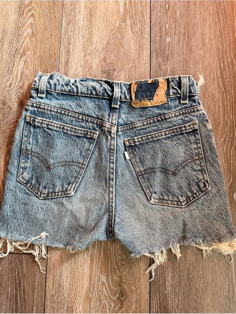 Vintage Distressed Levi’s High-Rise Denim Shorts - Picture 2 of 3